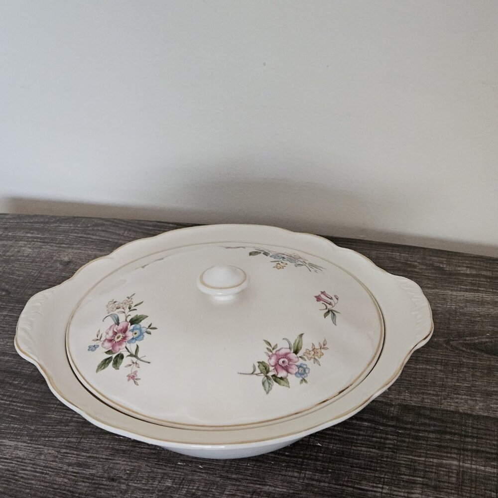 Rideau Pottery Serving Dish Lidded Casserole Handles White Floral VTG Canada